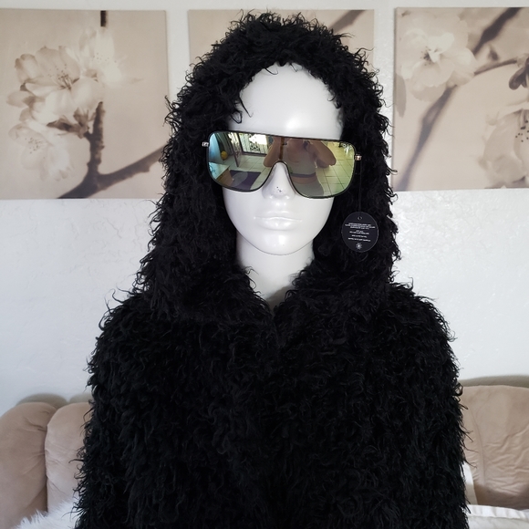 H&M Fur Fuzzy jacket - Picture 3 of 8